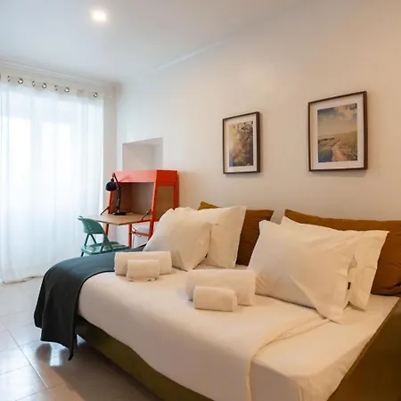 For 2 Just 250m From Largo Intendente * リスボン