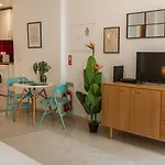 Apartment For 2 Just 250m From Largo Intendente Lisbon