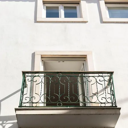 Apartment For 2 Just 250m From Largo Intendente Lisbon