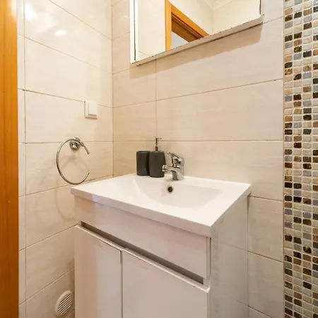 Apartment For 2 Just 250m From Largo Intendente