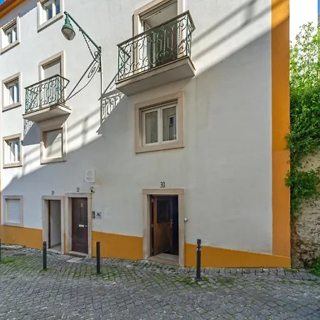 Apartment For 2 Just 250m From Largo Intendente *
