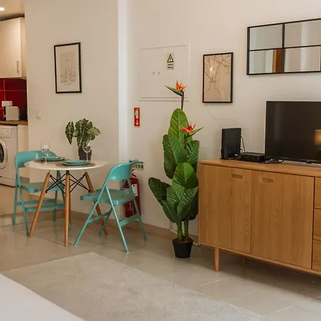 Apartment For 2 Just 250m From Largo Intendente Lissabon