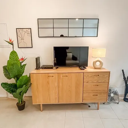 Appartement For 2 Just 250m From Largo Intendente *